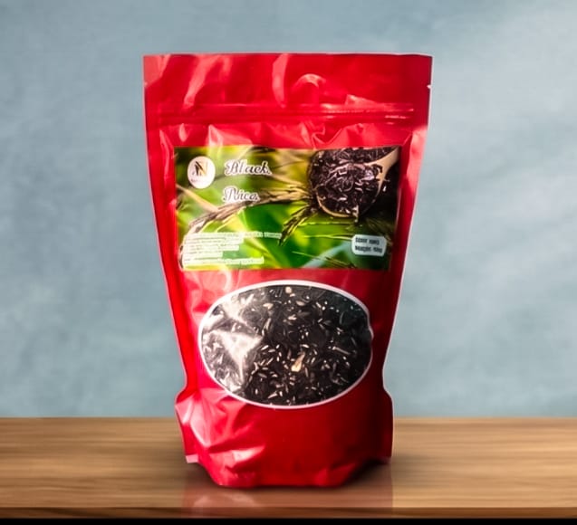 Black Joha Rice in red Nabaprayas package showing dark aromatic rice